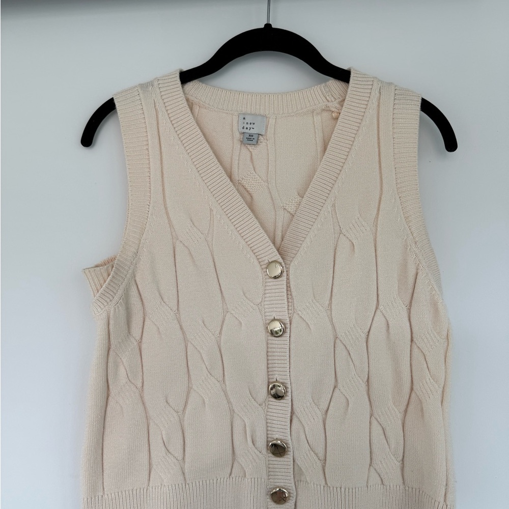 Women's Cream Cable Knit Sweater Vest